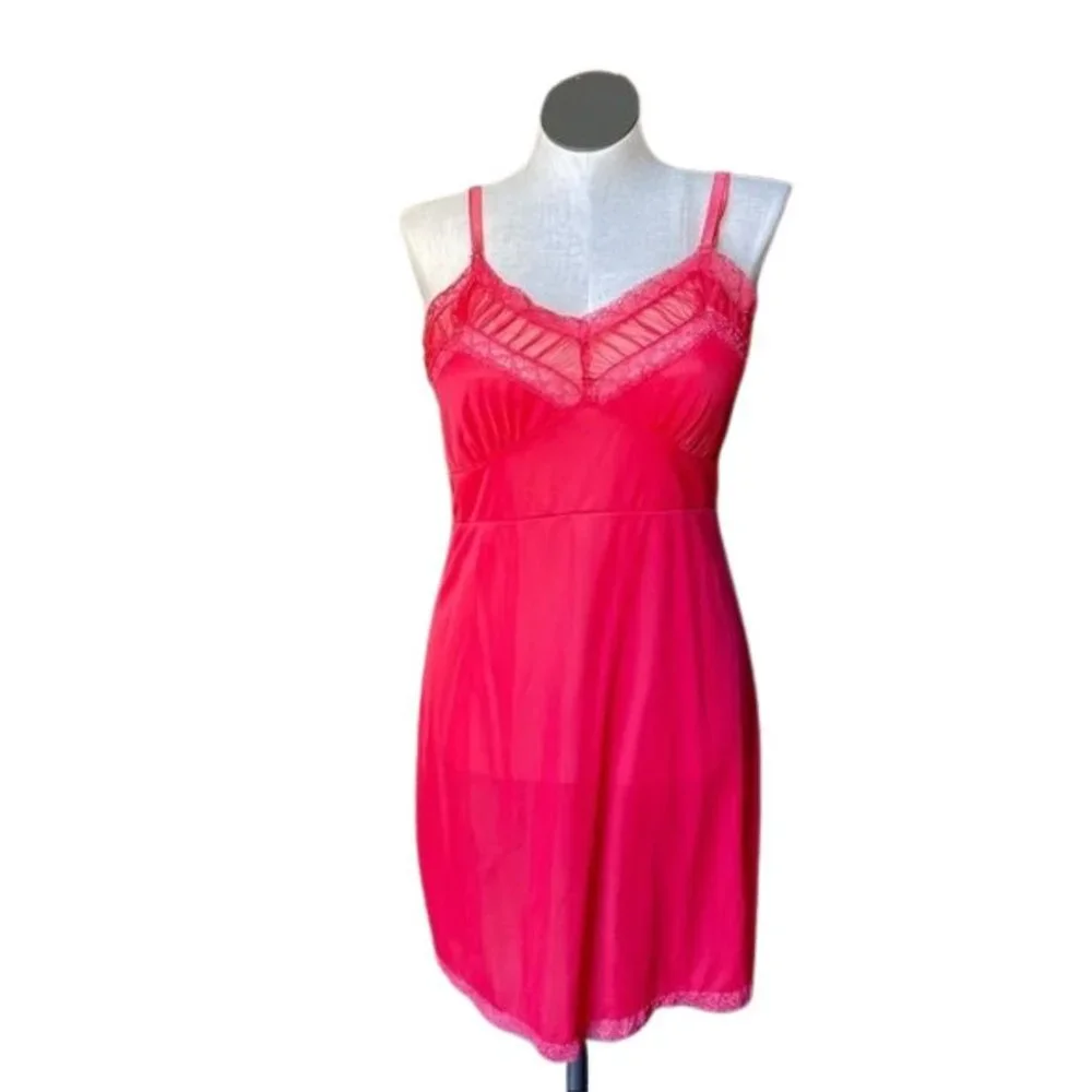 Vintage 60s Nylon Red Slip with Sheer Ruching and Lace Detailing Size 36 Medium - Picture 13 of 13
